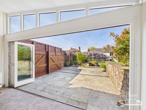 Bi-Fold Doors- click for photo gallery